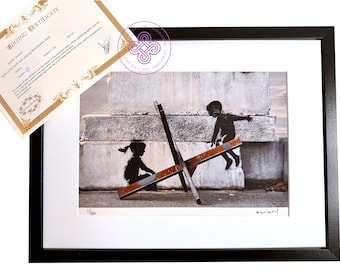 BANKSY signed - Kids playing Ukrainia - lithographie CERTIFICATE Original M Arts Edition Numbered Framed (Banksy Art, Banksy wall Art)