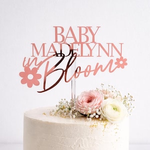 Anpassad tårtdekoration för babynamn, I blom, babyshowerskylt