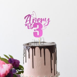 Adorno para tarta con nombre y edad, adorno para tarta de cumpleaños, adorno para tarta de cumpleaños personalizado, adorno para tarta personalizado, adorno para tarta con nombre.