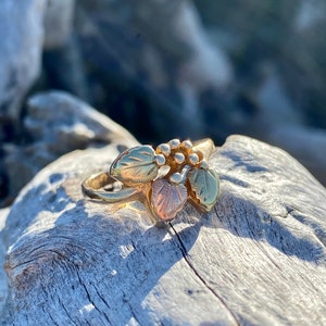 Vintage solid 10k gold black hills ring