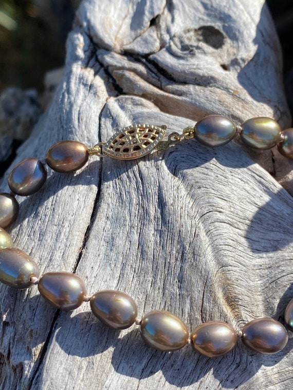 Vintage cultured chocolate pearl bracelet with go… - image 2