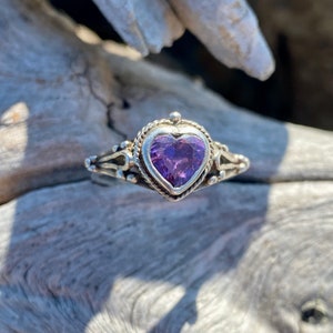 Vintage silver and purple heart ring