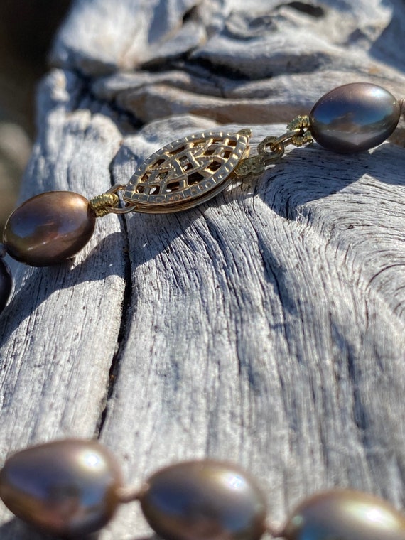 Vintage cultured chocolate pearl bracelet with go… - image 6