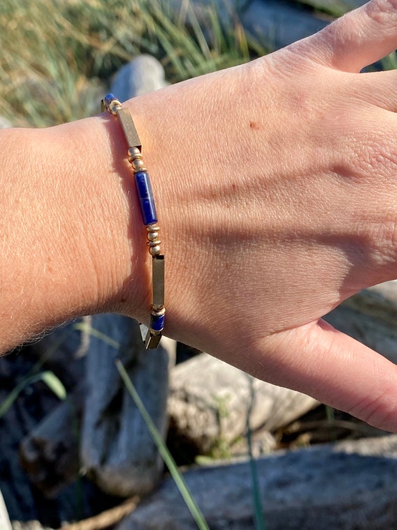 Vintage lapis lazuli and gold tone beaded bracelet - image 9