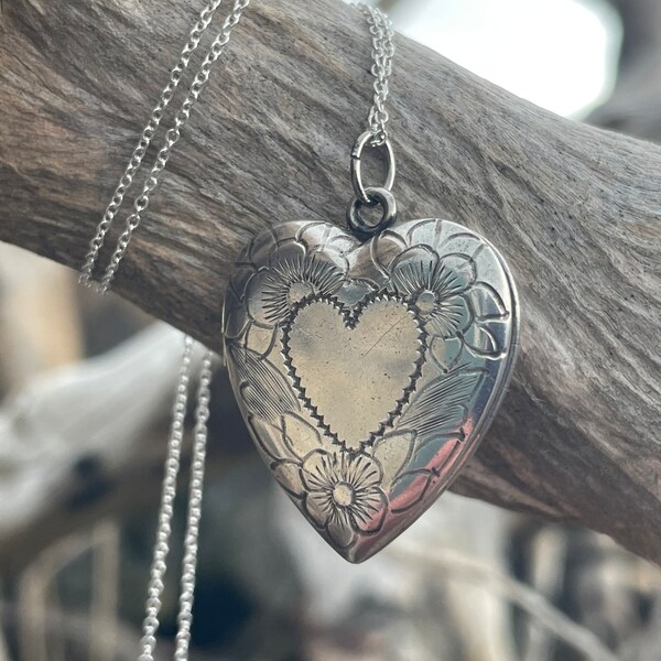 Vintage sterling silver heart locket