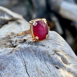 Vintage 10k gold Victorian Revival ring with synthetic red stone