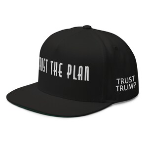Flat Bill Cap, cotton red hat: Trust the plan - trust Trump - RAF COLLECTION