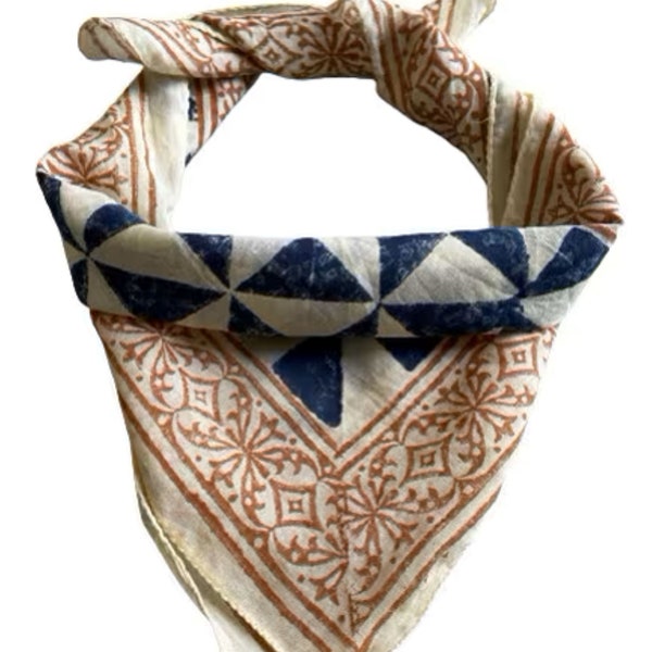 Écharpe bandana en coton fait main à imprimé blocs : crème, citrouille, acier