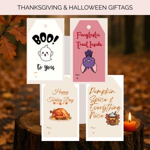 Op de afbeelding: Een verzameling cadeaulabels met Thanksgiving- en Halloween-thema's. De labels bevatten verschillende ontwerpen, waaronder een spook, een vleermuis, een gebraden kalkoen en een pompoen-kruiden latte. Elk label heeft ruimte voor "Van" en "Aan" details.