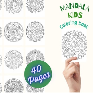 Op de afbeelding: Een "Mandala Kids Coloring Book" met 40 pagina's, met ingewikkelde zwart-witte cirkelvormige ontwerpen. De ontwerpen omvatten een eenhoorn, een kruis, boerderijdieren, fruit, een zeemeermin en ruimte-thema illustraties. Het boek wordt door een hand vastgehouden.