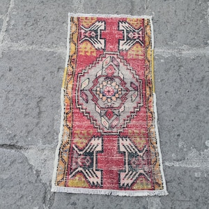 18x37 inches Turkish rug small,Vintage doormat rug,Handmade wool rug ped, Bohemian rug, Bathmat Rug,Home decor, Bathroom rug,Red Color rug