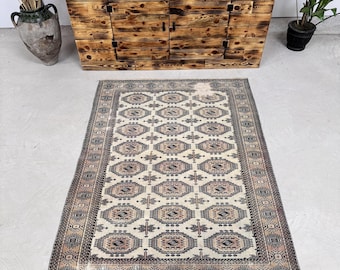 Vintage 3.9x5.2 ft Rug, Oversize Turkish Rug, Beige Black Camouflage Wool Rug