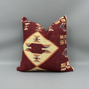 Vintage Kilim Pillow, Vintage Kilim Throw Pillow, 24x24 Vintage Pillow, Throw Kilim Pillow, Beige Cushion Case, Patterned Pillow,