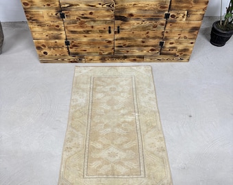 Turkish Oversize Rug 2.4x3.9 ft, Vintage Beige Floral Wool Rug