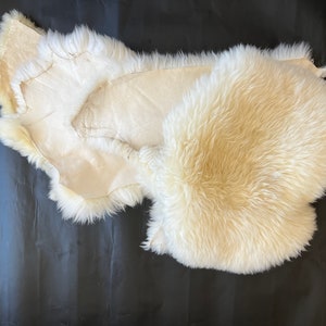 12x12 in Diameter Genuine Big Sheepskin Scraps White Creamy Fur for Craft Pelt Offcuts Upholstery Keychain Baby Shoes Furniture Covers
