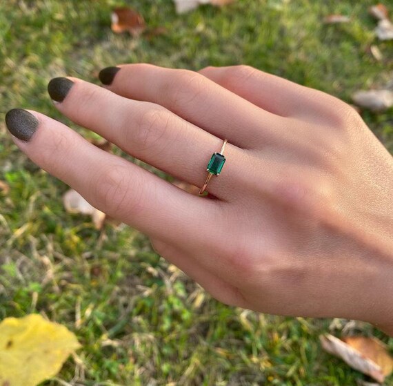 Oval Emerald Rings Online |Oval Emerald Band | STAC Fine Jewellery