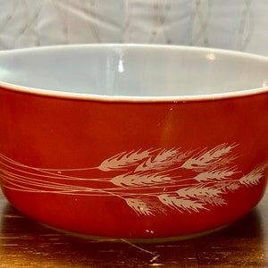 Vintage Retro PYREX 475 B Wheat Autumn Harvest 2-1/2 QT Casserole Dish