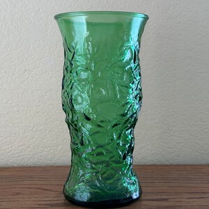 Vintage MCM Green Crinkle Glass Vase E. O. Brody Co. Cleveland Ohio 9.5”