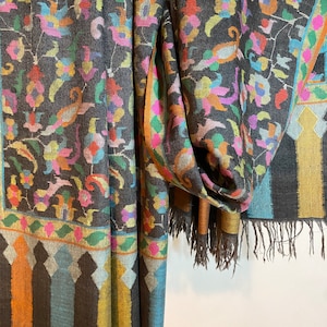 Handmade Kani Pashmina Shawl: Greyish Black Cashmere Wrap