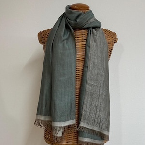 Pure Pashmina Scarf: Reversible Silver Metallic Weave, Handloom Woven