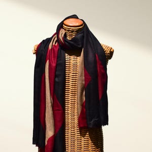 Kashmir Pashmina Shawl: Handwoven Lightweight Cashmere Wrap