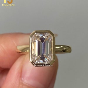 2.50 CT Emerald Cut Moissanite Diamond Engagement Ring 18K Gold Ring Vintage Ring Minimalist Wedding Gift Ring Unique Bezel Set Promise Ring