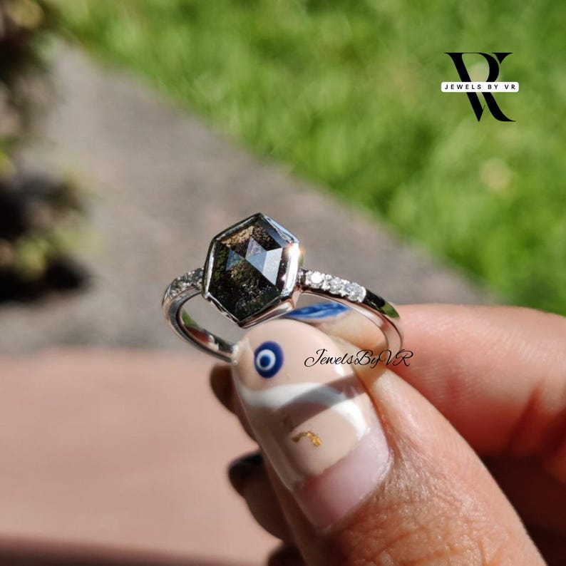 premium salt and pepper, large hexagon diamond, 2ct salt and pepper diamond, salt and pepper diamond wedding set, nesting band for hexagon ring, kite diamond ring, jewelry photography 2026, bridal trends 2026, alternative wedding ring ideas, salt and pepper diamond clarity, lab grown galaxy diamond, unique diamond shapes 2026, bezel setting trends, modern heirloom jewelry, salt and pepper diamond marketing, jewels by vr shop, premium jewelry brand, custom hexagon ring