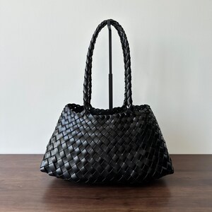 Handgewebte Einkaufstasche aus schwarzem Leder - Große gewebte Geldbörse - Stilvolle Handtasche für jeden Tag - Klassisches Korbgeflecht Design