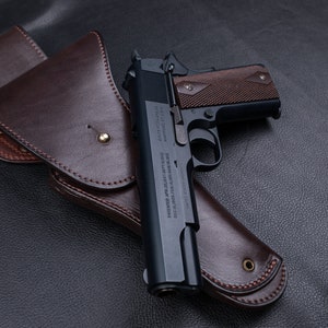 Handmade Leather Colt 1911 Holster: Vintage Look, Retro Style