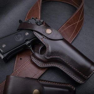 Leather OWB Holster for the Beretta 92 | Сustom Made | Vintage Look | Retro Style | High Quality |