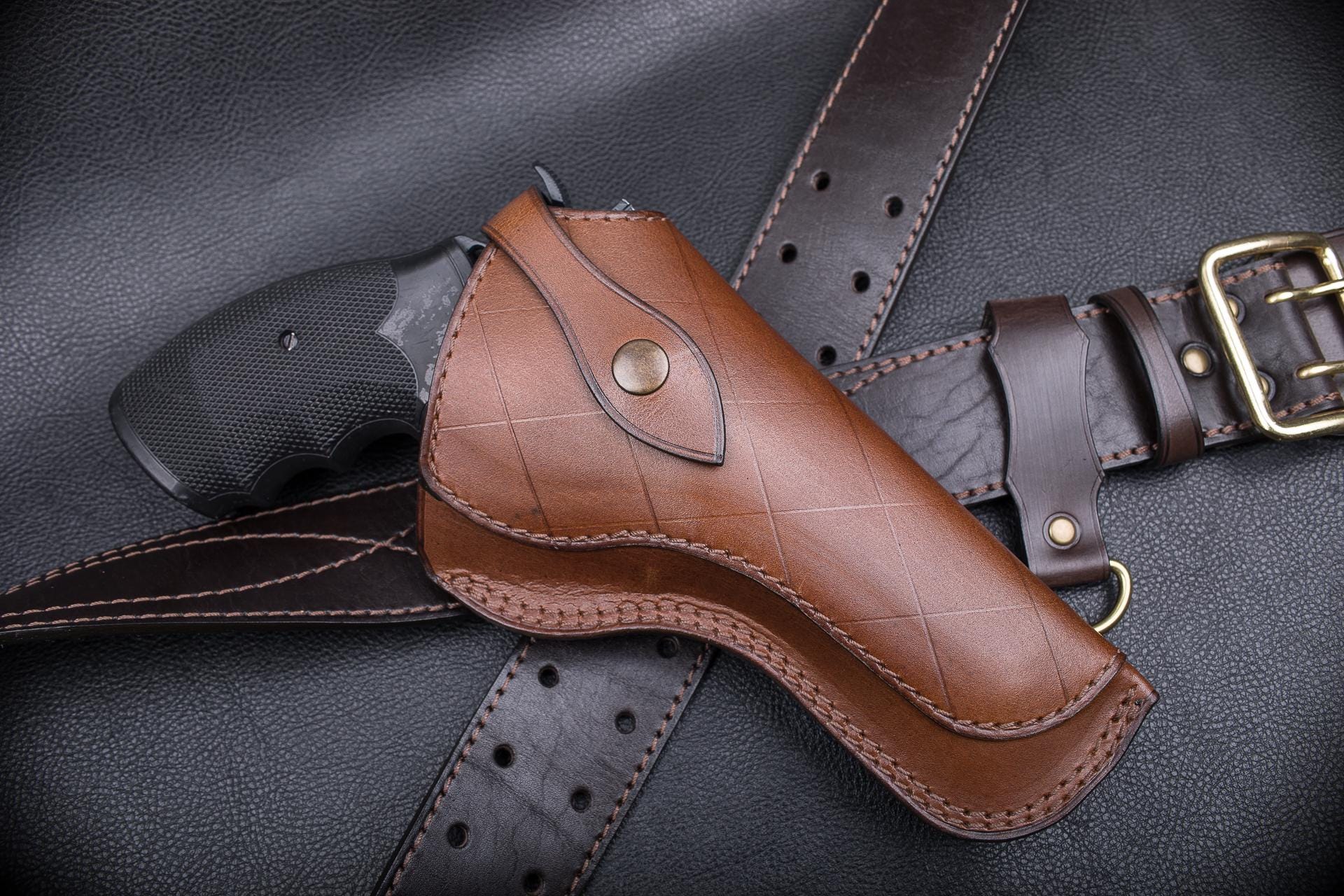 Colt python holster - Etsy 日本