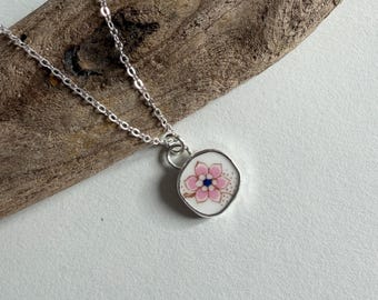 Collar de flores rosas de porcelana rota, collar de plata esterlina con platos vintage hechos a mano