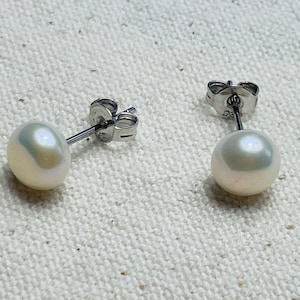 Ivory Freshwater Pearl Stud Earring | Fresh Water Pearl | Small White earring| 925 Sterling Silver | Stud Earring