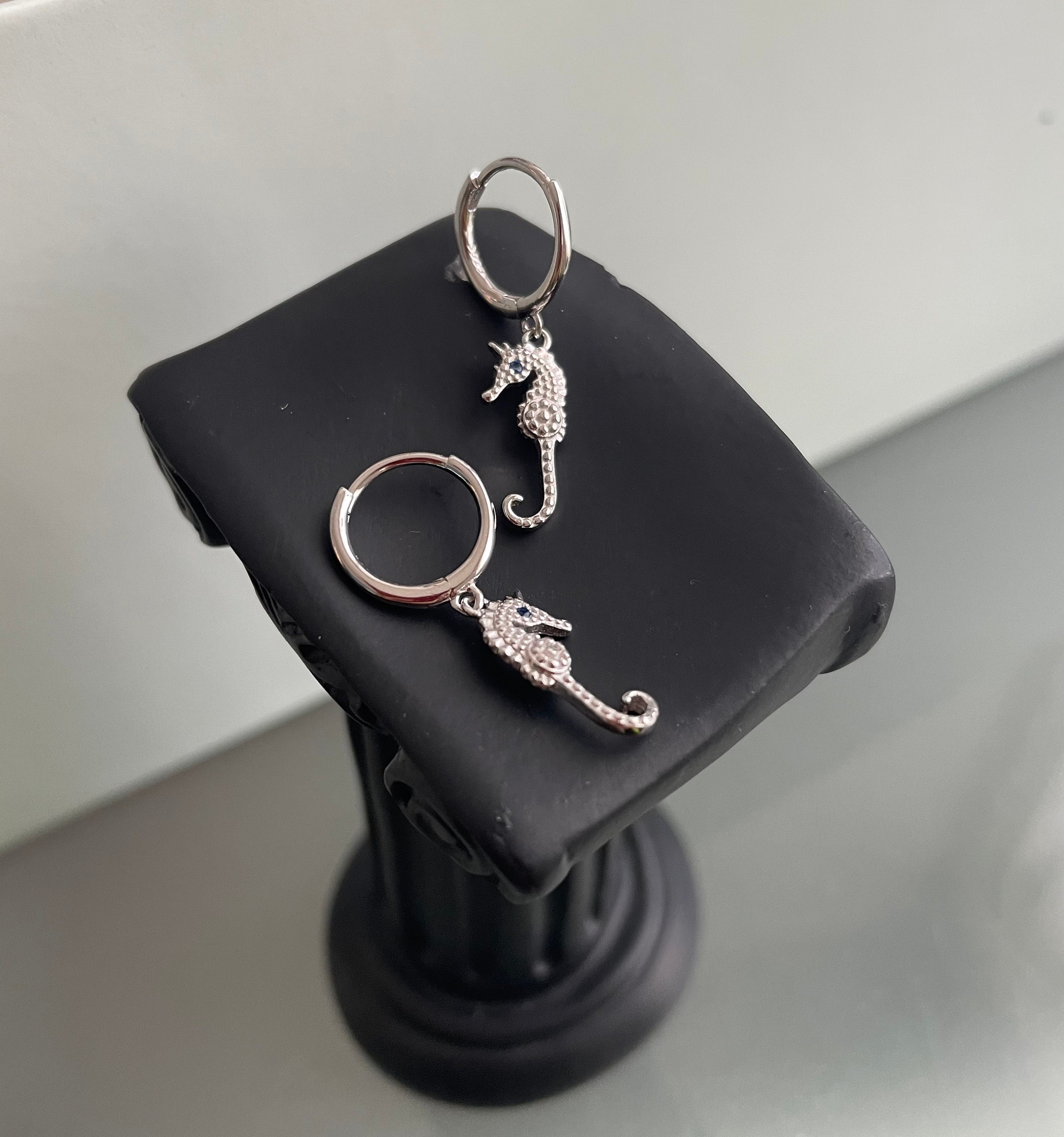 PARYFO Orecchini a cavalluccio marino, in argento sterling 925, con pietra di luna, con cavalluccio marino, blu/nero/arancione, orecchini a cavalluccio marino, orecchini oceano, gioielli per donne
