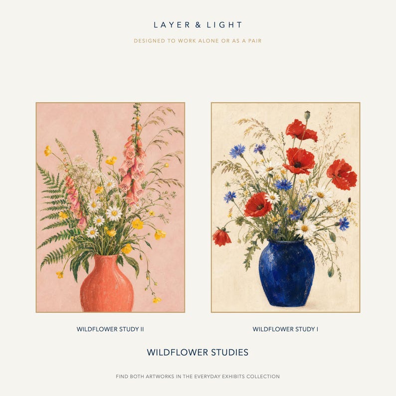 Peut inclure: Deux impressions d'art botanique encadr&eacute;es intitul&eacute;es Wildflower Study II et Wildflower Study I. L'impression de gauche montre des fleurs roses dans un vase corail sur fond rose. Celle de droite pr&eacute;sente des fleurs rouges et bleues dans un vase bleu.
