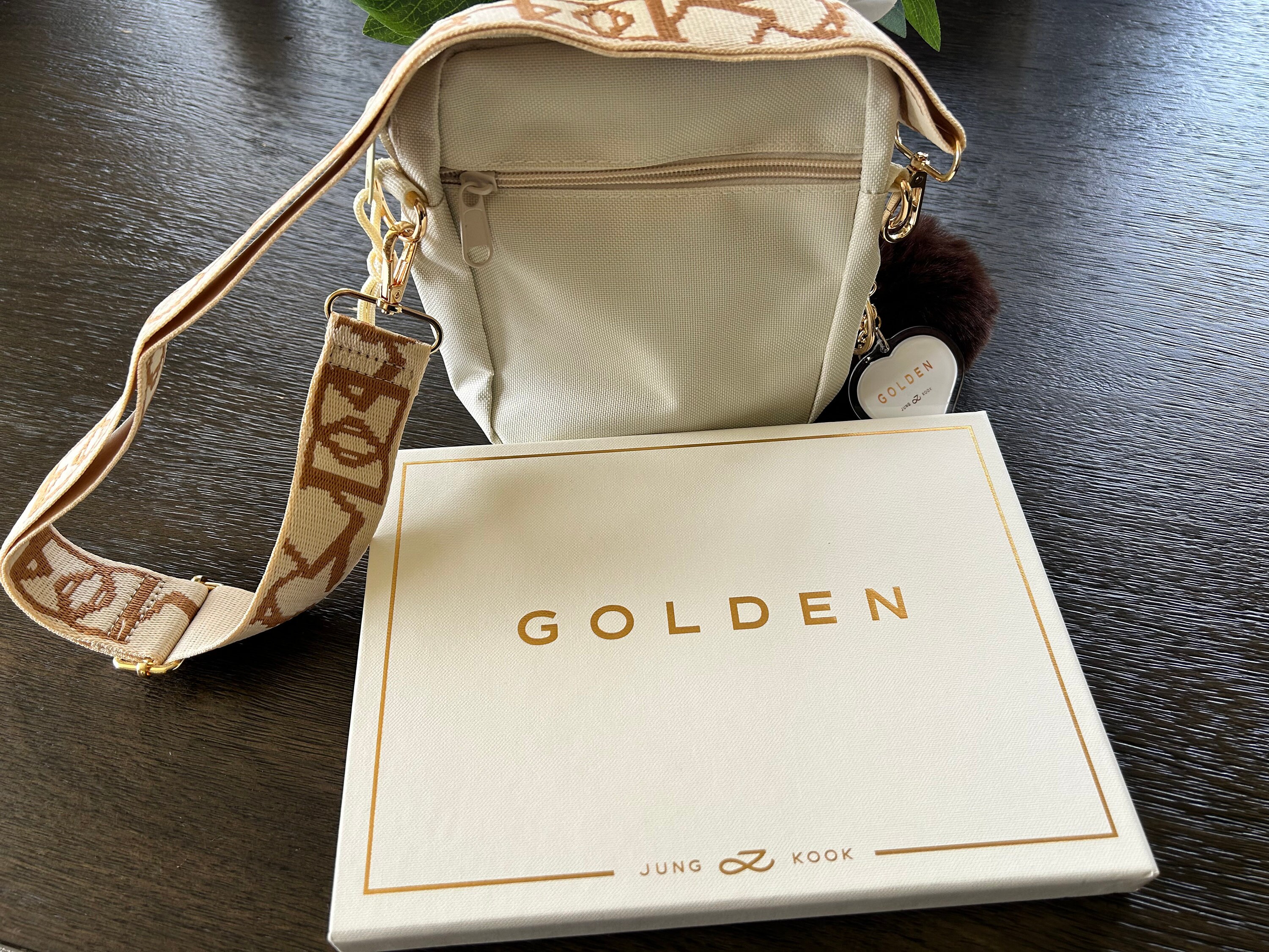 ★新品未開封★ JUNGKOOK GOLDEN SHOULDER BAG il_1080xN.5915791793_ghwc.jpg
