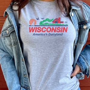 Wisconsin License Plate Tee - Wisconsin - American&#39;s Dairyland | Distressed Travel Wisconsin Shirt Gift Tee Retro Wisconsinite Adult Unisex