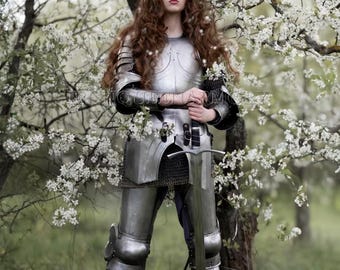 Medieval Lady Knight Full Armor Suit: Steel Warrior Queen Costume