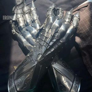 Set middeleeuwse Nazgul-etshandschoenen/handgesmede gotische handschoenen met klauwvingers/stalen klauwhandschoenen/gegraveerd staal cosplay pantserhandschoenen