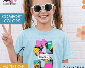 Gepersonaliseerde schoolnaam jeugdshirt, aangepaste varsityletternaam kindershirt, retro compositieboek eerste T-shirt TH2844