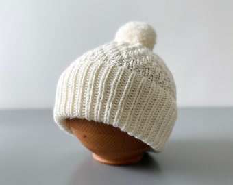 Knitted hat, knitted baby hat, handmade, merino wool, winter hat, kids' clothing, unisex, casual, pompom