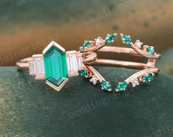 Hexagon Emerald Engagement Ring Set Vintage Rose Gold Baguette Cut Moissanite Ring Emerald Double Enhancer Ring Bridal Promise Ring