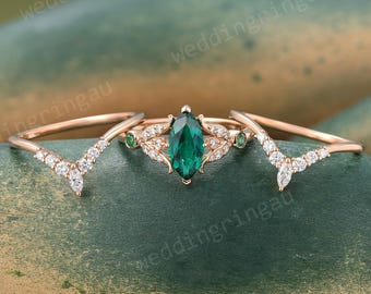 3PCS Marquise Cut Emerald Engagement Ring Set Vintage Rose Gold Round Moissanite Iris Bridal Ring Set Dainty Bridal Chevron Promise Ring