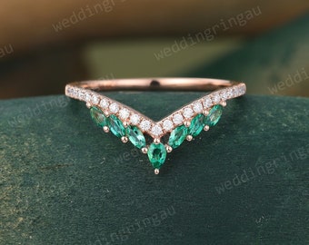 Curved wedding band women vintage Emerald Wedding Band unique rose gold moissanite diamond ring pear shaped matching band anniversary gift