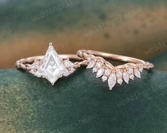 Vintage kite cut moissanite engagement ring set rose gold unique curved wedding band twisted ring marquise cluster promise ring bridal set