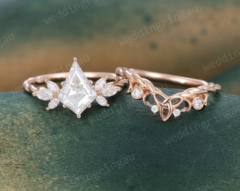 Kite cut moissanite engagement ring set vintage rose gold unique wedding band marquise cut art deco cluster ring women bridal set twist ring