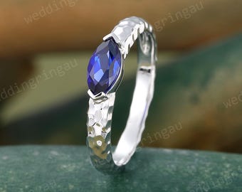 Hammered Blue Sapphire Ring Vintage White Gold Solitaire Engagement Ring Marquise Cut September Birthstone Bezel Setting Ring Promise Ring