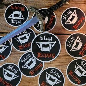 Baldur&#39;s Gate 3 Astarion Happy Vampire Vinyl Sticker Circle Laptop Water Bottle Decal