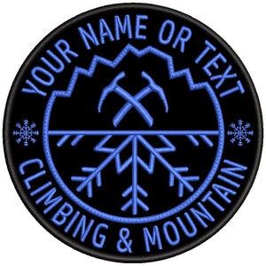 Puede incluir: Parche bordado negro y azul con un diseño de copo de nieve, dos piolets cruzados y el texto "YOUR NAME OR TEXT CLIMBING & MOUNTAIN".
