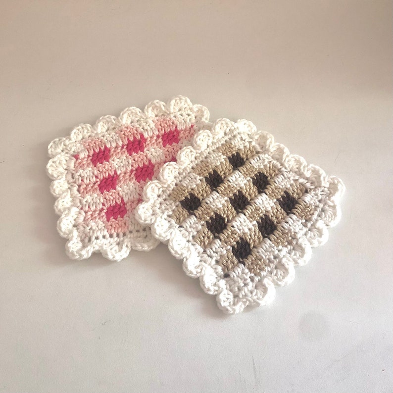 Dessous de verre vichy/crochet gingham coasters image 1